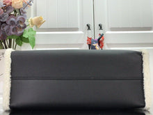 Load image into Gallery viewer, Louis Vuitton OnTheGo GM Tote Bag - LUXURY KLOZETT