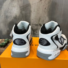 Load image into Gallery viewer, Louis Vuitton Trainer 2 Sneakers
