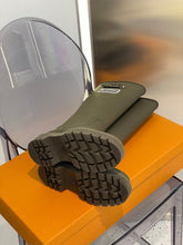 Load image into Gallery viewer, Louis Vuitton Territory high Boots