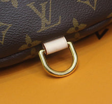 Load image into Gallery viewer, Louis Vuitton Bumbag