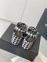 Load image into Gallery viewer, Chanel Platform Sandals