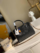 Load image into Gallery viewer, Louis Vuitton Speedy BB Bag - LUXURY KLOZETT