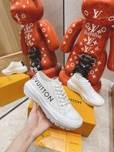 Load image into Gallery viewer, Louis Vuitton  Squad Sneaker