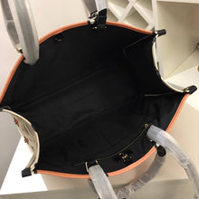 Load image into Gallery viewer, Louis Vuitton OnTheGo GM Bag