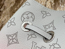 Load image into Gallery viewer, Louis Vuitton Muria Bucket Bag - LUXURY KLOZETT