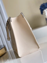 Load image into Gallery viewer, Louis Vuitton OnTheGo MM Bag - LUXURY KLOZET