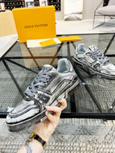 Load image into Gallery viewer, Louis Vuitton Trainer Sneakers