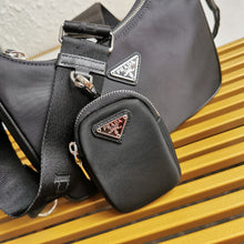 Load image into Gallery viewer, Prada Re- Edition 2005 Re-Nylon Bag