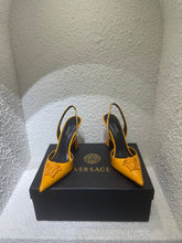 Load image into Gallery viewer, Versace La Medusa Slingback Pumps
