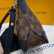 Load image into Gallery viewer, Louis Vuitton Boulogne Bag