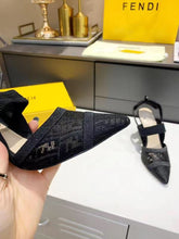 Load image into Gallery viewer, Fendi Colinri Slingback Heels