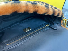 Load image into Gallery viewer, Fendi Baguette Bag