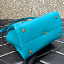 Load image into Gallery viewer, Valentino One Stud Small Bag