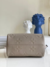 Load image into Gallery viewer, Louis Vuitton Speedy Bandouliere 25 Bag