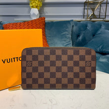 Load image into Gallery viewer, Louis Vuitton Zippy Wallet
