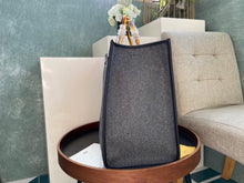 Load image into Gallery viewer, Fendi Sunshine Shopper Large Bag