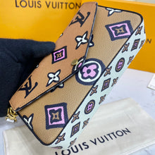 Load image into Gallery viewer, Louis Vuitton Felicie Strap and go Bag