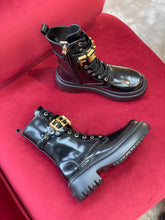 Load image into Gallery viewer, Fendi Fendigraphy Boots