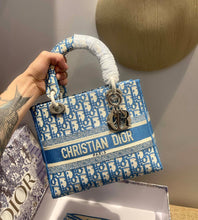 Load image into Gallery viewer, Christian Dior Medium Lady D Lite Bag