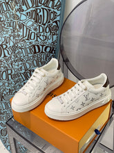Load image into Gallery viewer, Louis Vuitton Time Out Sneakers