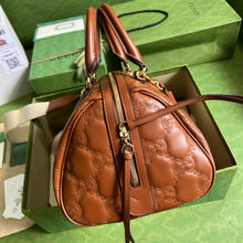 Load image into Gallery viewer, Gucci GG Matelasse Leather Medium Bag