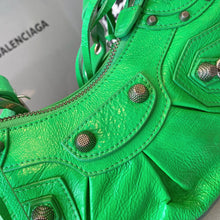 Load image into Gallery viewer, Balenciaga Le Cagole XS Bag