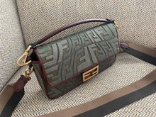 Load image into Gallery viewer, Fendi Baguette Bag