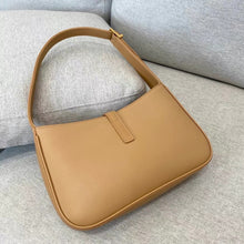 Load image into Gallery viewer, YSL Le 5 A 7 Hobo Bag