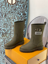 Load image into Gallery viewer, Louis Vuitton Territory Half Boots