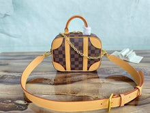 Load image into Gallery viewer, Louis Vuitton Valisette Soupe BB Bag