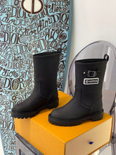 Load image into Gallery viewer, Louis Vuitton Territory Half Boots