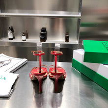 Load image into Gallery viewer, Bottega Veneta Stretch Heels