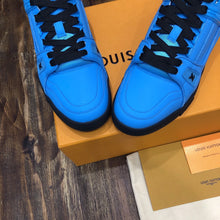 Load image into Gallery viewer, Louis Vuitton Trainer Sneakers