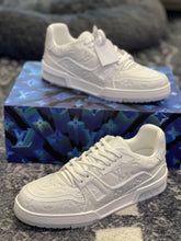 Load image into Gallery viewer, Louis Vuitton Trainer Sneakers