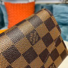 Load image into Gallery viewer, Louis Vuitton Sarah Wallet