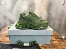 Load image into Gallery viewer, Balenciaga Triple S Sneakers
