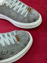 Load image into Gallery viewer, Louis Vuitton Time Out Sneakers