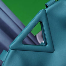 Load image into Gallery viewer, Bottega Veneta Point Medium Bag