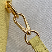 Load image into Gallery viewer, Louis Vuitton Twist PM Bag