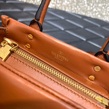 Load image into Gallery viewer, Valentino One Stud Small Bag