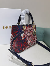 Load image into Gallery viewer, Christian Dior Medium Lady D Lite Bag