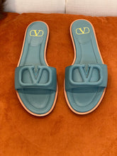 Load image into Gallery viewer, Valentino Vlogo Signature Flat Slide