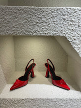 Load image into Gallery viewer, Versace La Medusa Slingback Pumps