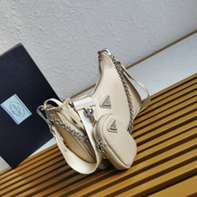 Load image into Gallery viewer, Prada Re- Edition 2005 Re-Nylon Bag