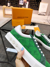 Load image into Gallery viewer, Louis Vuitton Ollie Sneakers