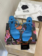 Load image into Gallery viewer, Dolce & Gabbana Patent Leather Sandals