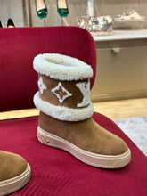 Load image into Gallery viewer, Louis Vuitton Snow DropFlat Ankle Boots