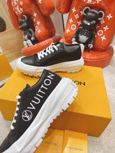 Load image into Gallery viewer, Louis Vuitton Squad Sneaker