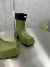 Load image into Gallery viewer, Balenciaga Trooper Boots