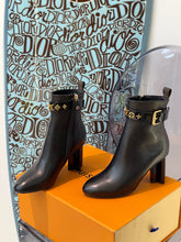 Load image into Gallery viewer, Louis Vuitton Silhouette Ankle Boots